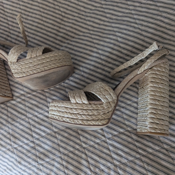 Jeffrey Campbell Yawl Platform Heeled Sandal - Picture 5 of 15